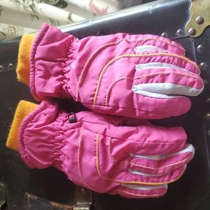 Girls Small Pink Winter Gloves 40 gram Thinsulate